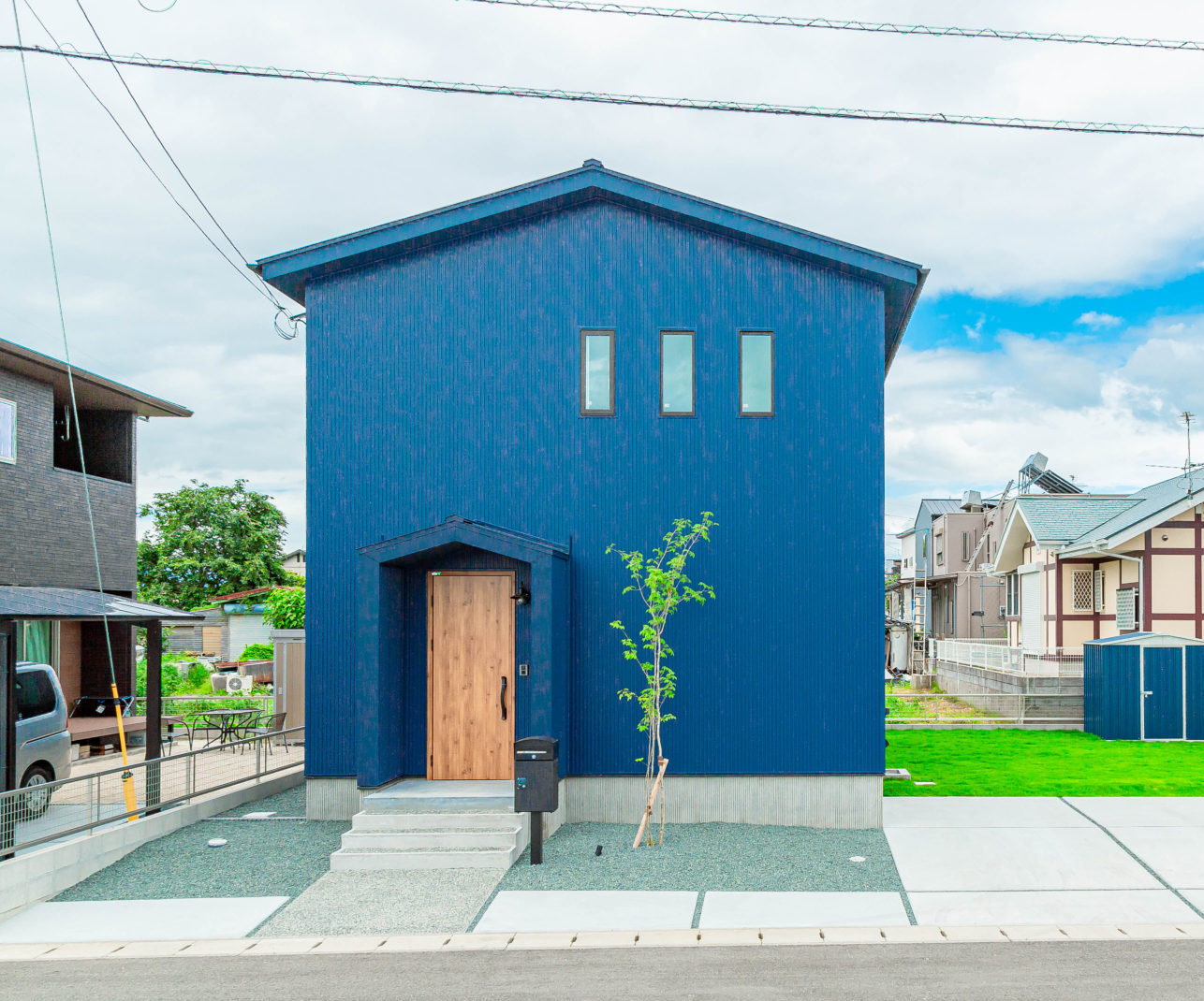 光が巡る吹き抜けリビングの白い家 施工事例 オーナー様の声 熊本の土地 分譲地 新築一戸建て 建売ならアネシス 公式