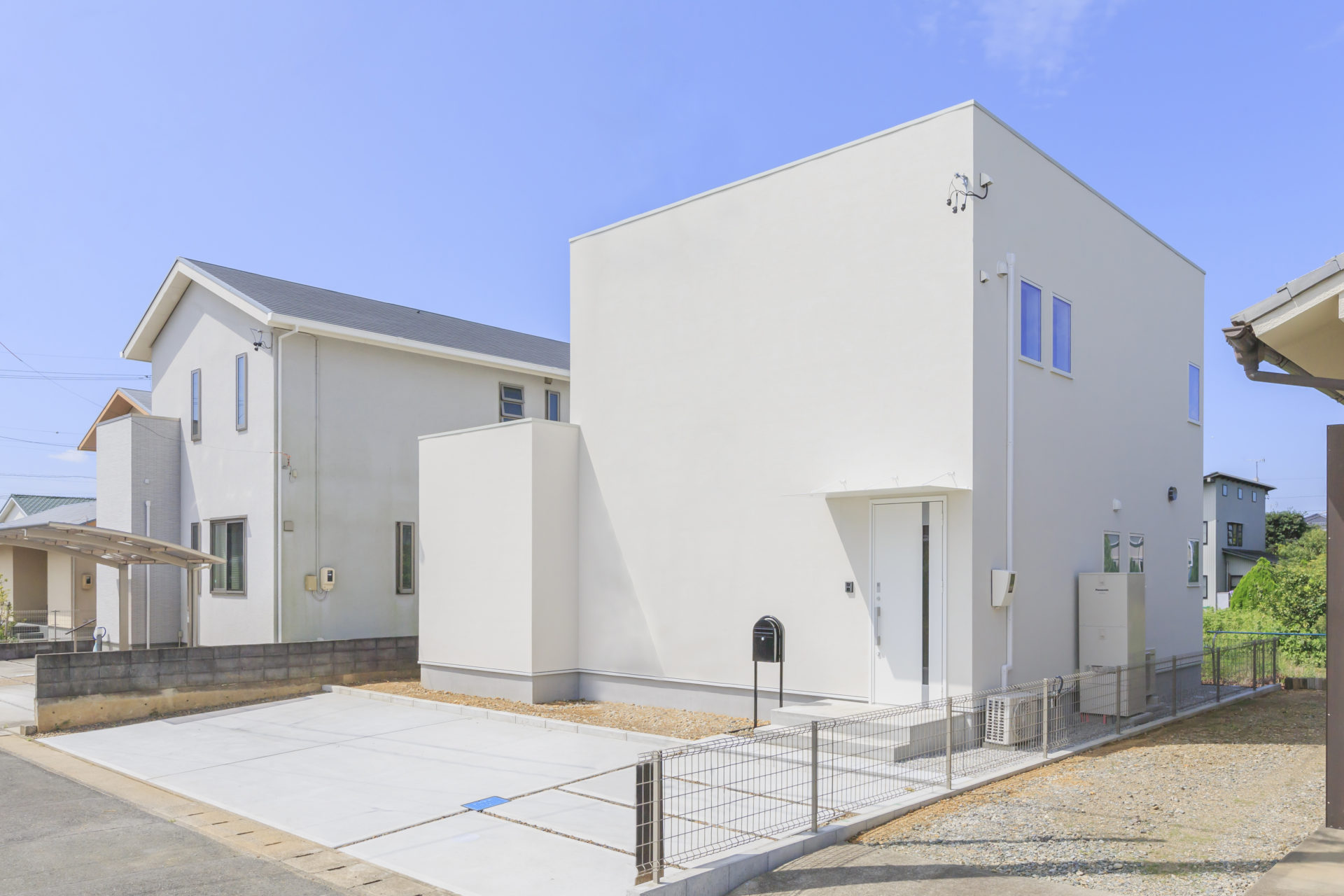 真っ白キューブの家 施工事例 オーナー様の声 熊本の土地 分譲地 新築一戸建て 建売ならアネシス 公式