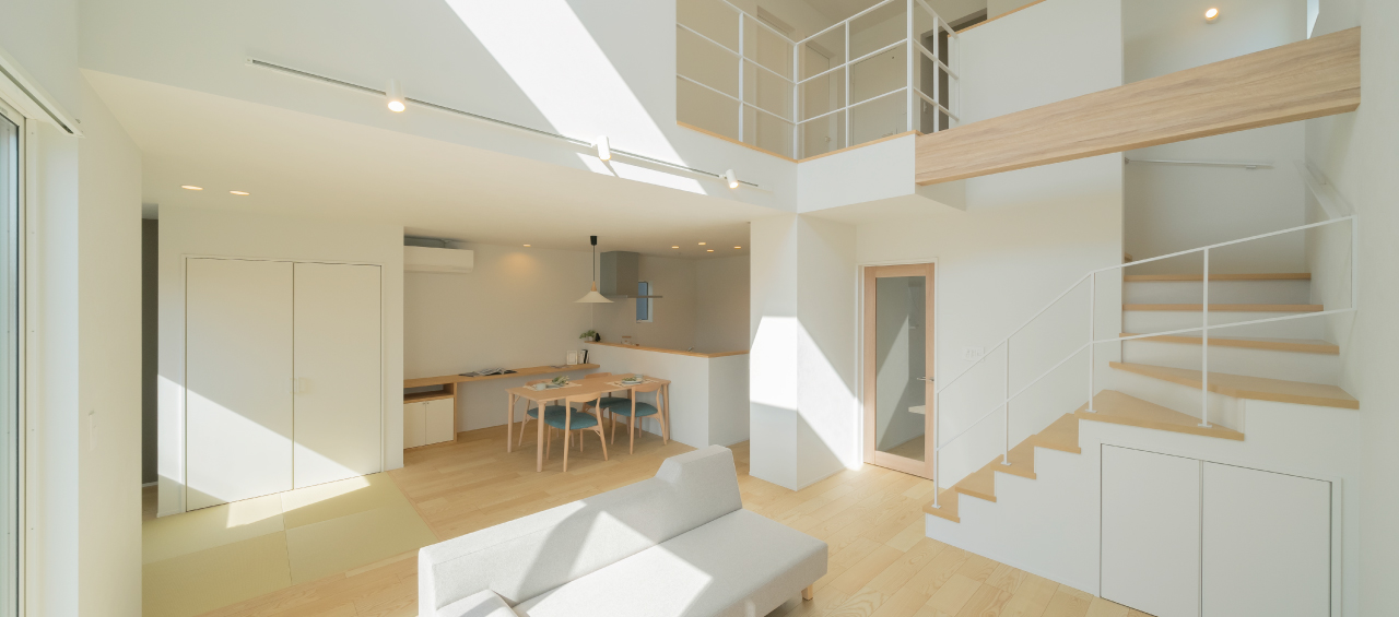 北欧風の三角屋根の住まい