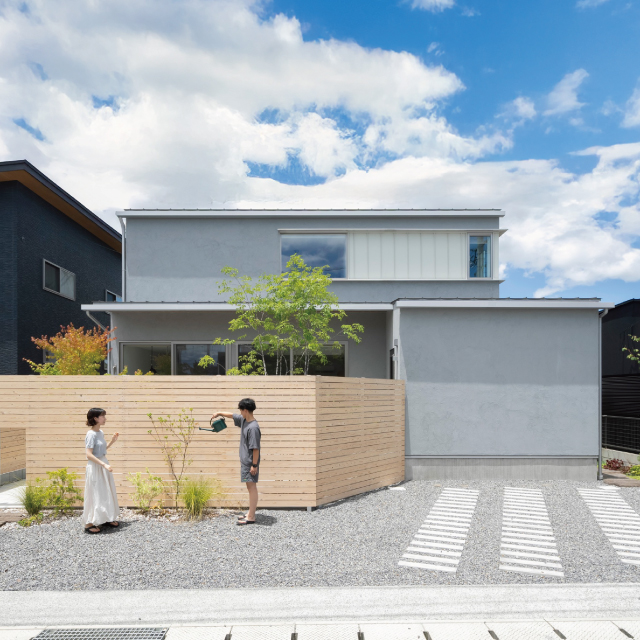 ウチとソトが集う家