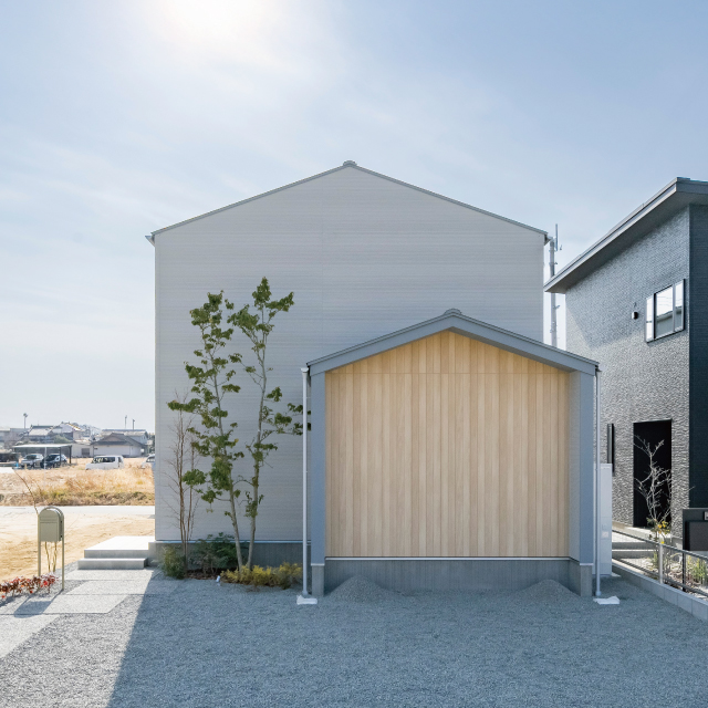 北欧風の三角屋根の住まい