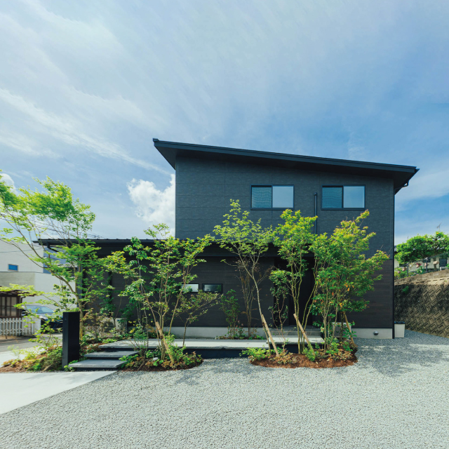 視界が広がる中庭の家